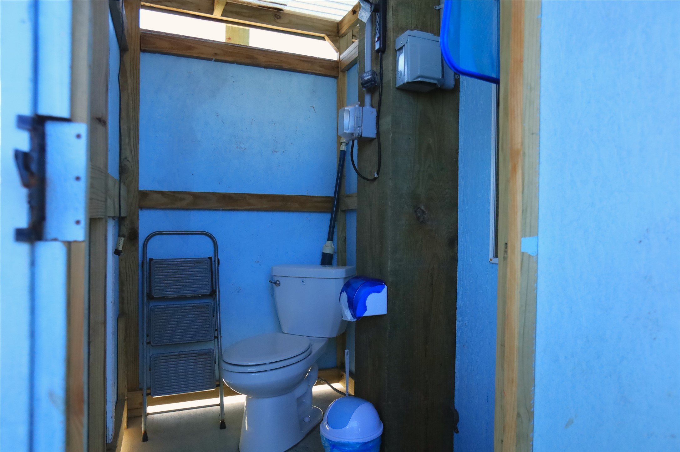 131 Pieces Of 8 Freeport, TX 77541 - Photo 19 of 43 a bathroom with a shower