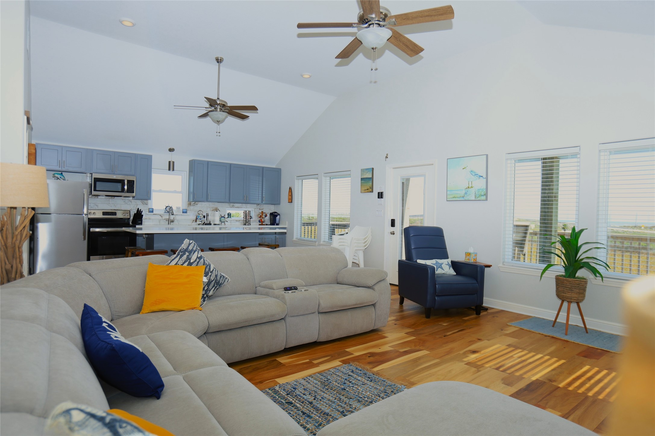 131 Pieces Of 8 Freeport, TX 77541 - Photo 33 of 43 a living room with furniture and kitchen view