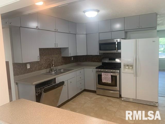 100 Windsor Road Springfield, IL 62702 - Photo 7 of 31