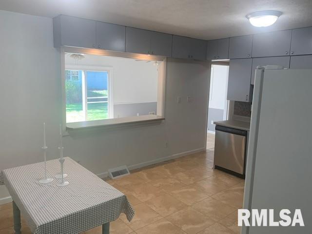 100 Windsor Road Springfield, IL 62702 - Photo 8 of 31