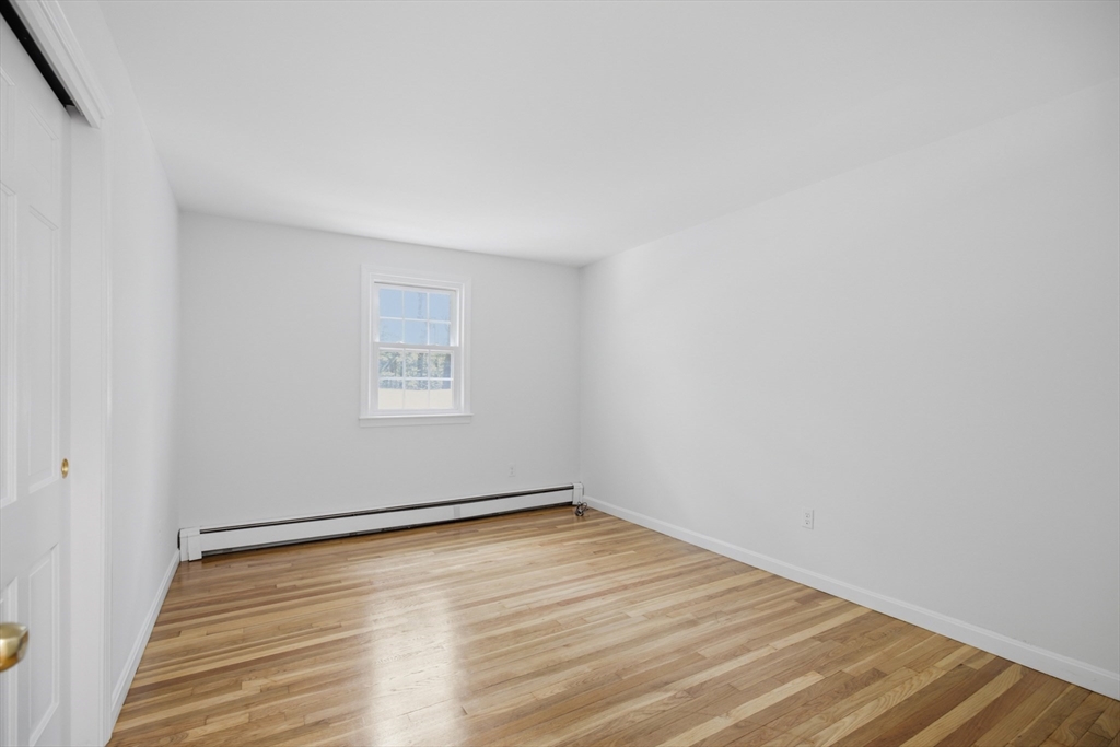 198 Hollis Road Lunenburg, MA 01462 - Photo 16 of 29 Gallery Image 16