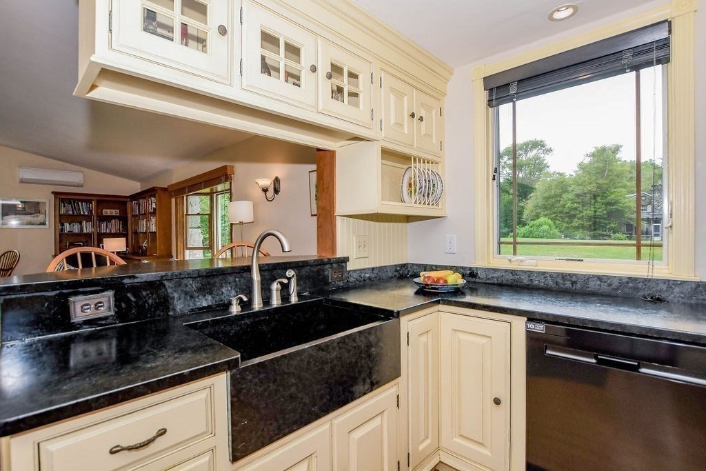 670 Front Street Marion, MA 02738 - Photo 12 of 41