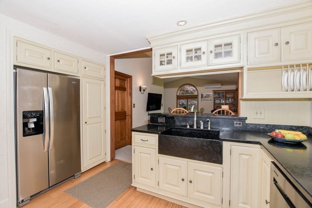 670 Front Street Marion, MA 02738 - Photo 13 of 41