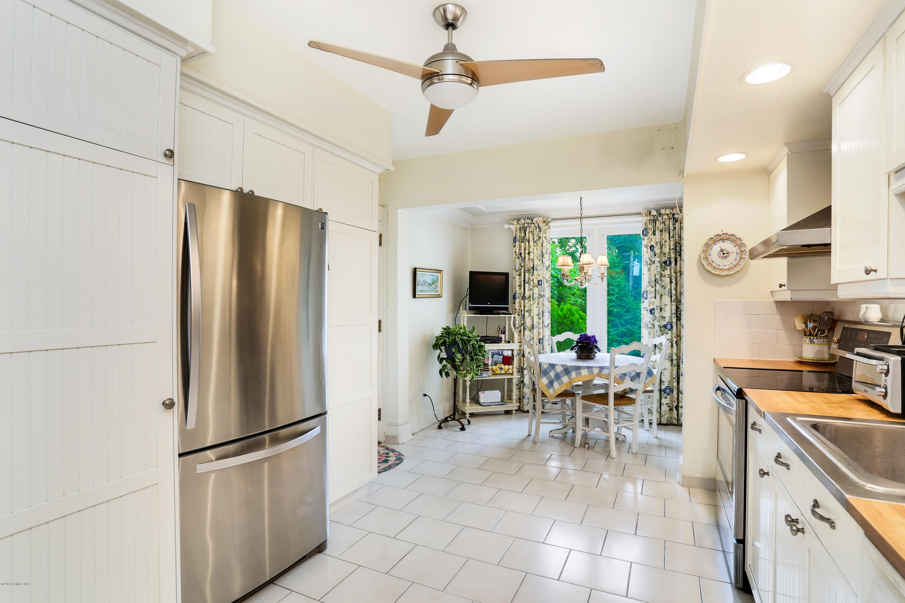 98 Valley Road, Unit 3 Cos Cob, CT 06807 - Photo 11 of 22 98 Valley Rd Unit APT 3 Cos-print-015-15