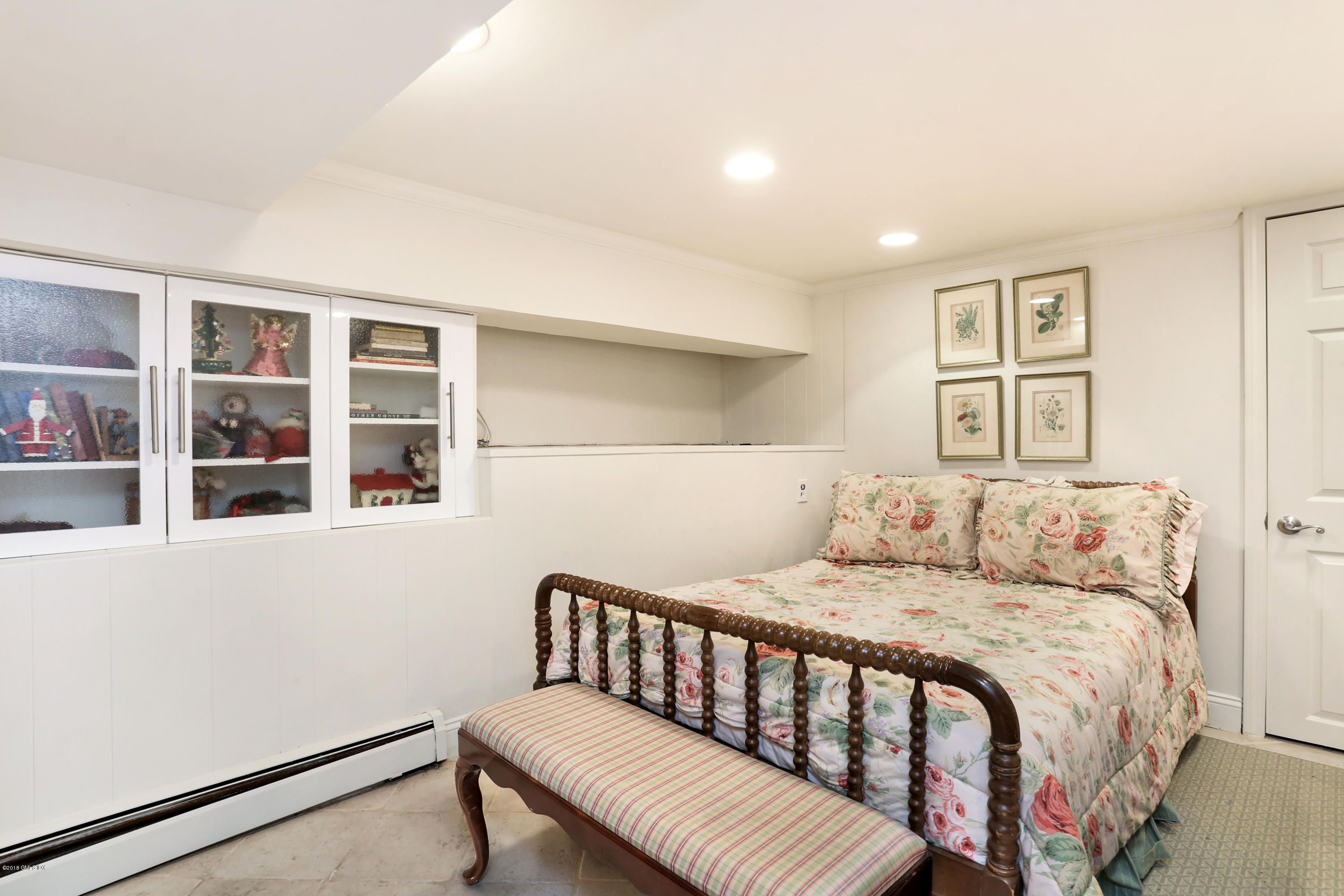 98 Valley Road, Unit 3 Cos Cob, CT 06807 - Photo 12 of 22 98 Valley Rd Unit APT 3 Cos-print-016-18