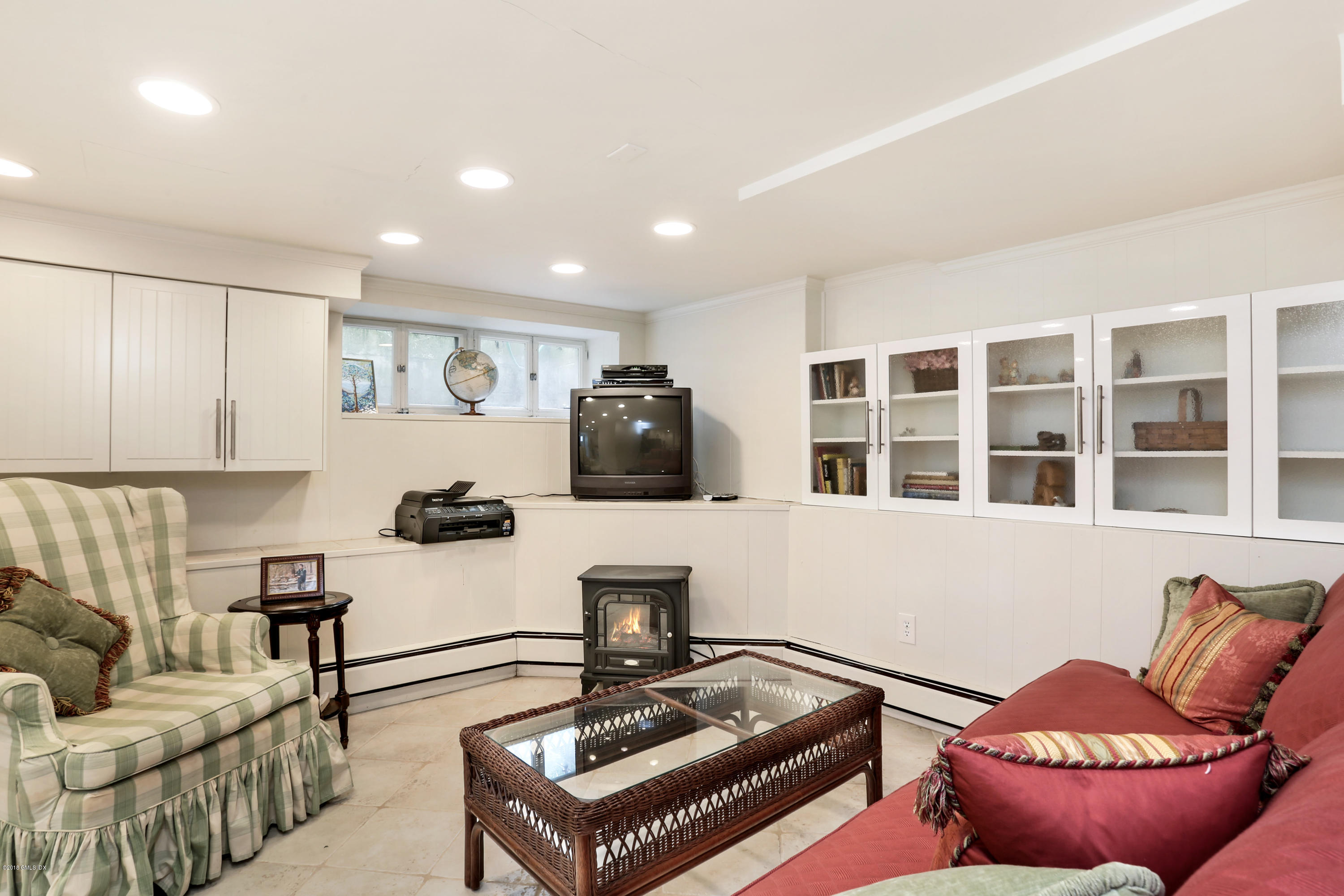 98 Valley Road, Unit 3 Cos Cob, CT 06807 - Photo 13 of 22 98 Valley Rd Unit APT 3 Cos-print-017-10