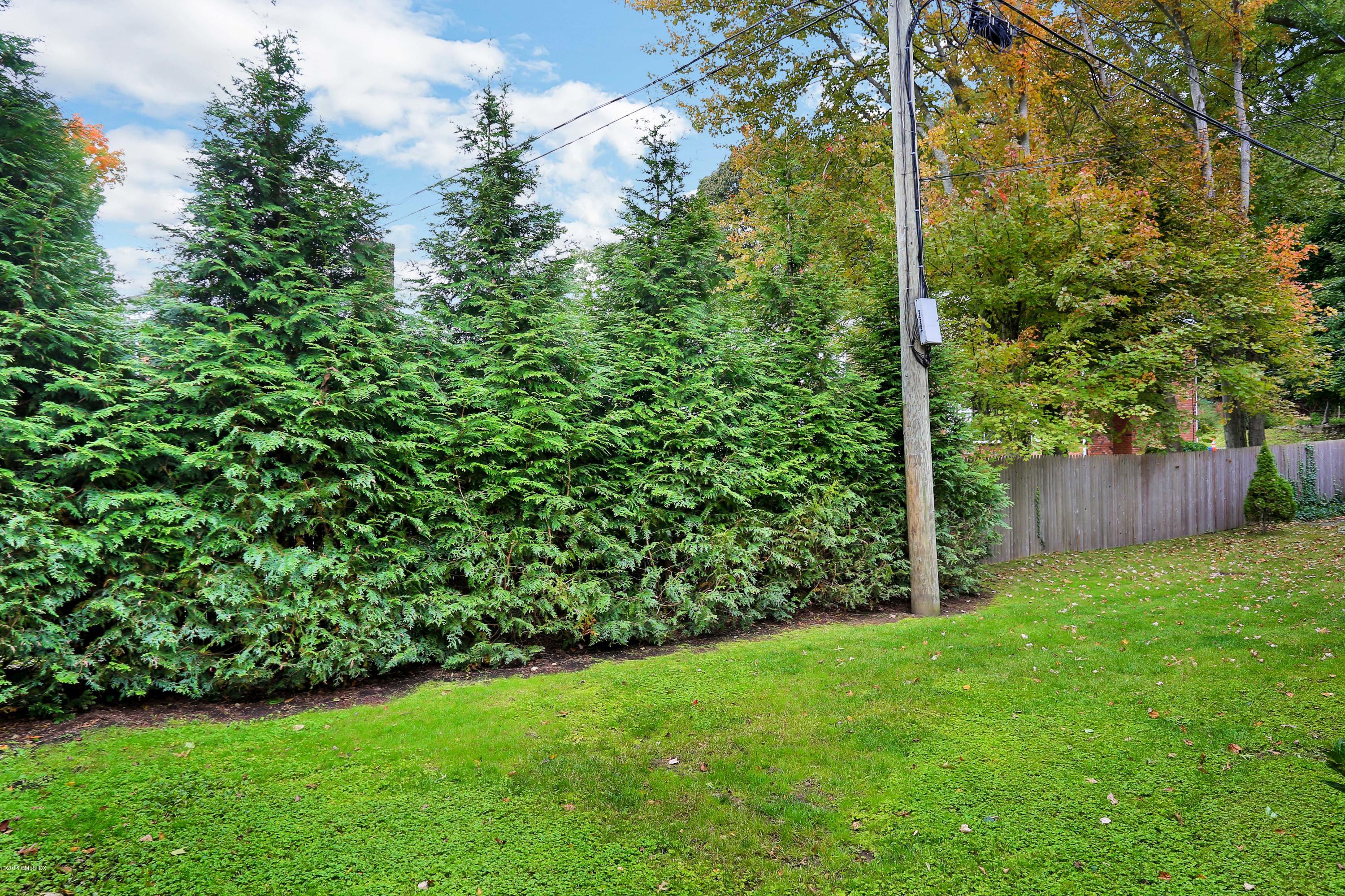 98 Valley Road, Unit 3 Cos Cob, CT 06807 - Photo 18 of 22 98 Valley Rd Unit APT 3 Cos-print-022-21