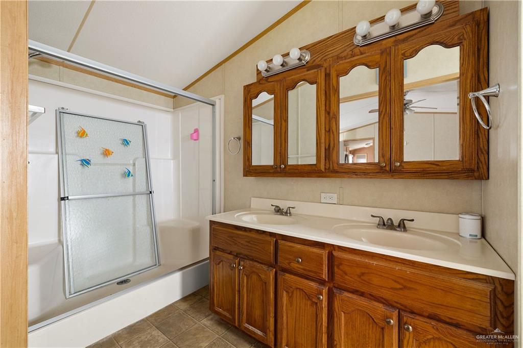 5645 Bionas Street Rio Grande City, TX 78582 - Photo 6 of 13