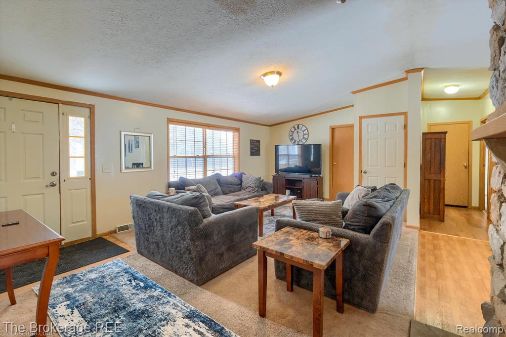 8247 Center Road Mount Morris, MI 48458 - Photo 7 of 46