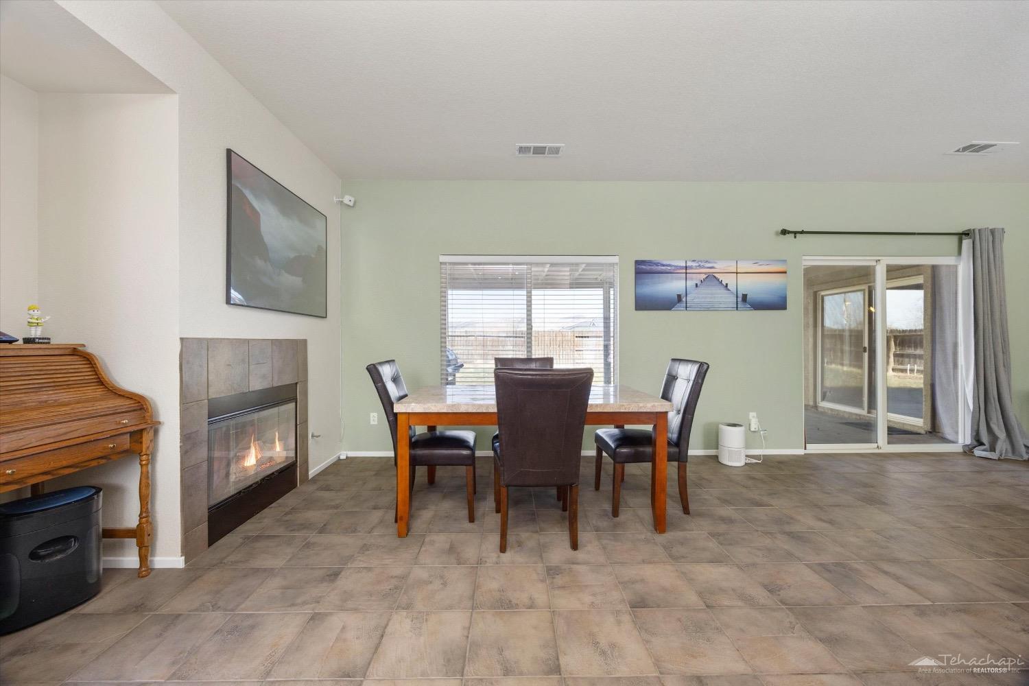 1027 Clearview Street Tehachapi, CA 93561 - Photo 6 of 20 Gallery Image 6