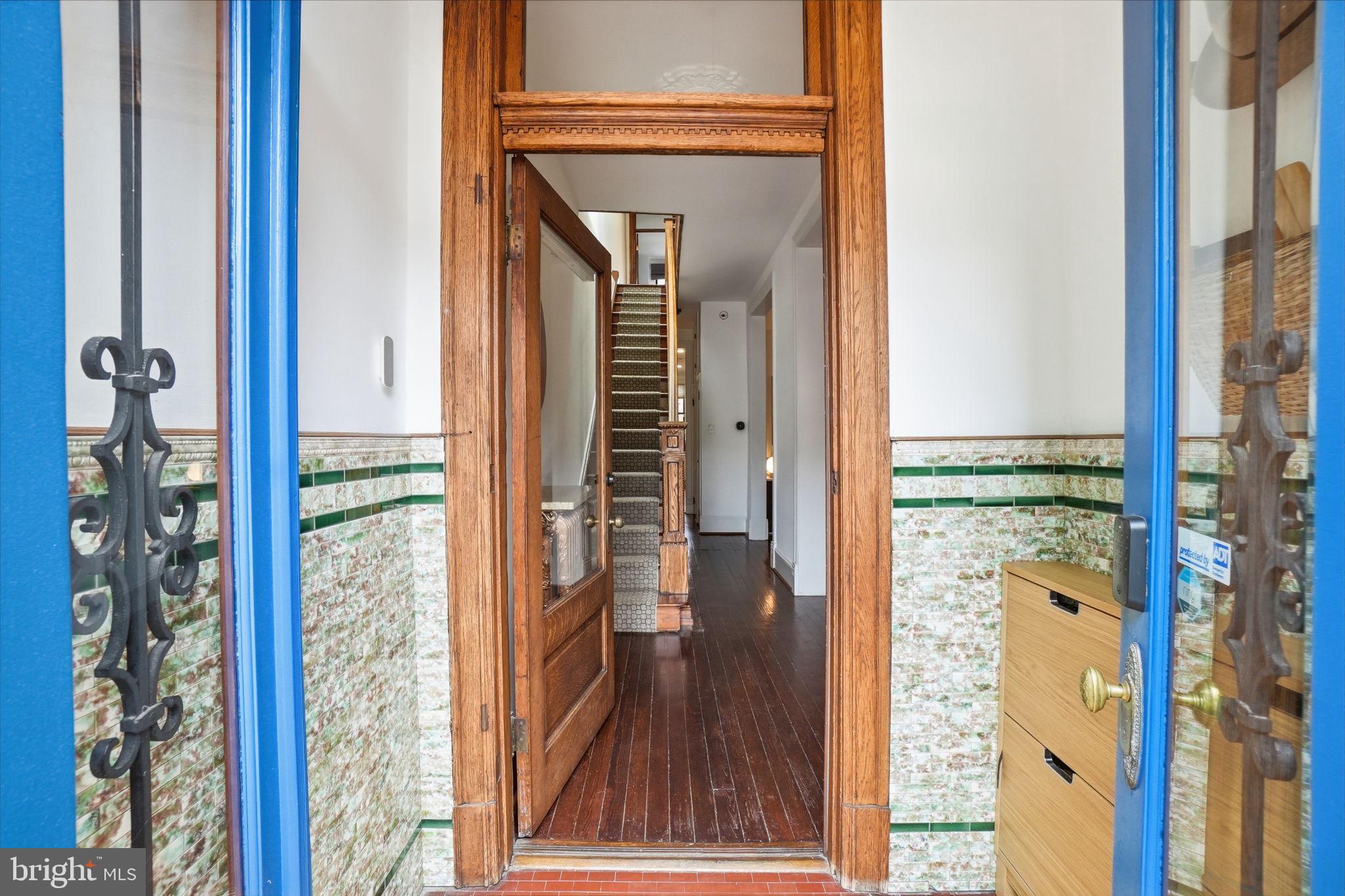 210 8th Street Southeast Washington, DC 20003 - Photo 4 of 43