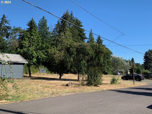 2035 East Irwin Way Eugene, OR 97402 - Photo 4 of 6 a view of a house with a snow on the road