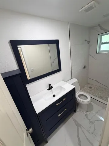 a view of utility room