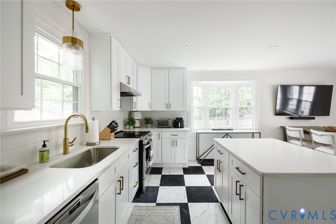7108 Three Chopt Road Richmond, VA 23226 - Photo 18 of 49 stainless steel appliances