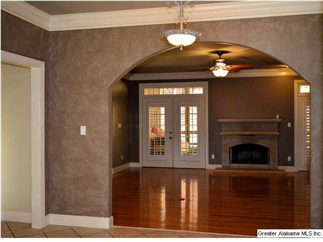 315 Christopher Cove Sterrett, AL 35147 - Photo 5 of 32