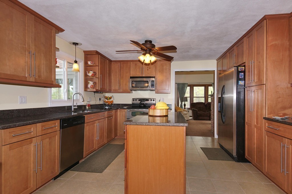 14 Longview Road Chelmsford, MA 01824 - Photo 5 of 9 Gallery Image 5