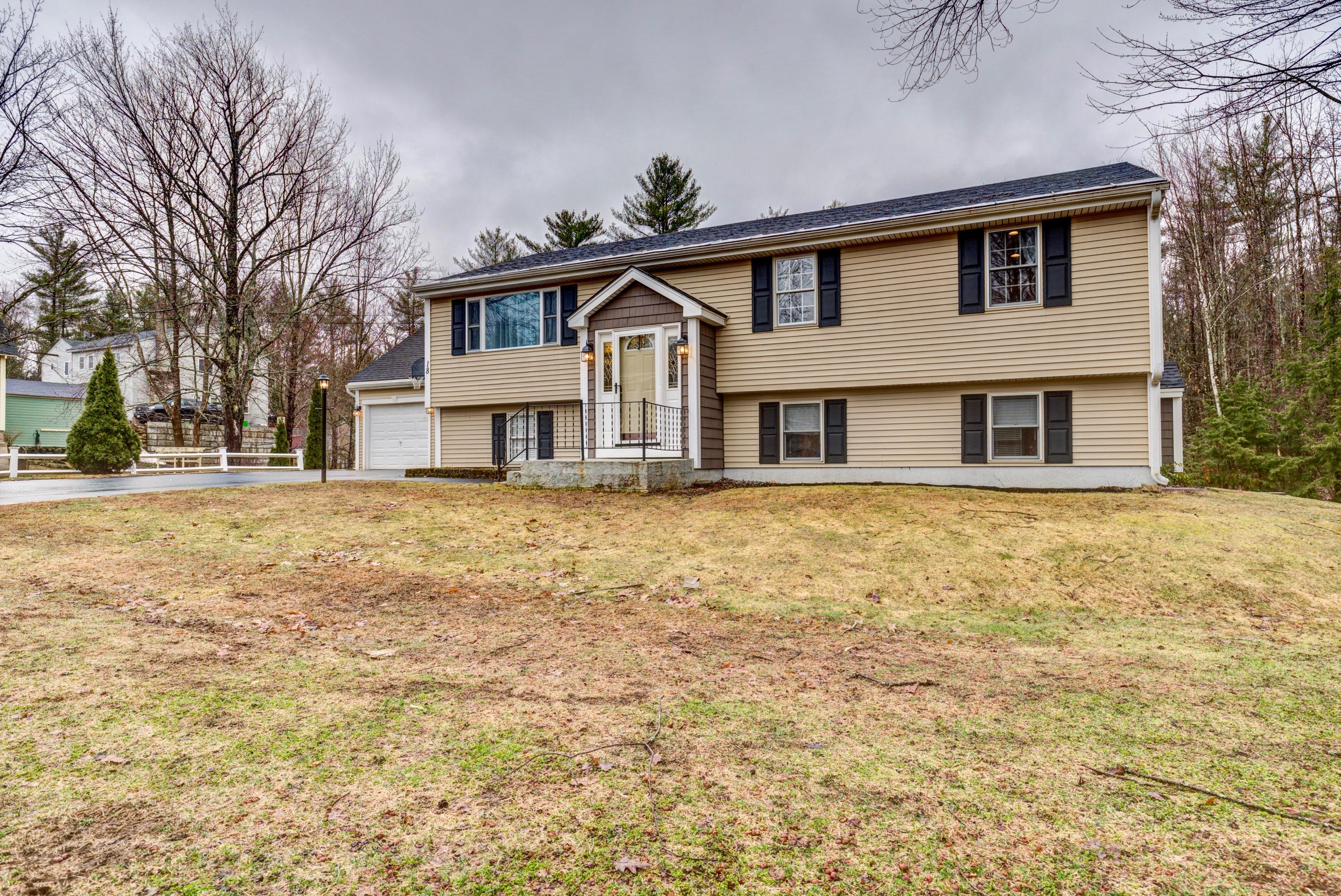 18 Greenaway Avenue Springvale, ME 04083 - Photo 2 of 47 18 Greenaway Ave Springvale ME-print-005