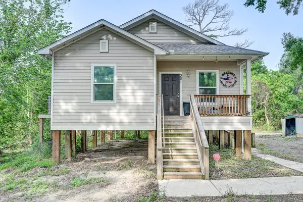 $350,000 | 301 Bayou Drive, Channelview, TX 77530