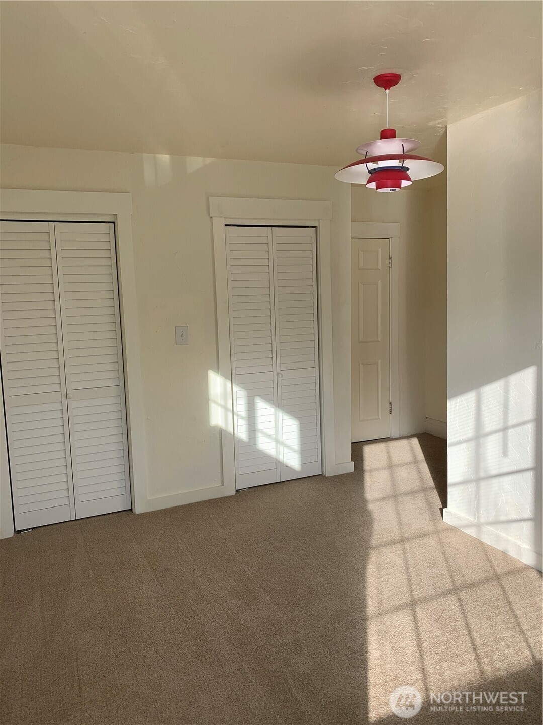 316 North F Street Aberdeen, WA 98520 - Photo 13 of 40 a view of an empty room with a window