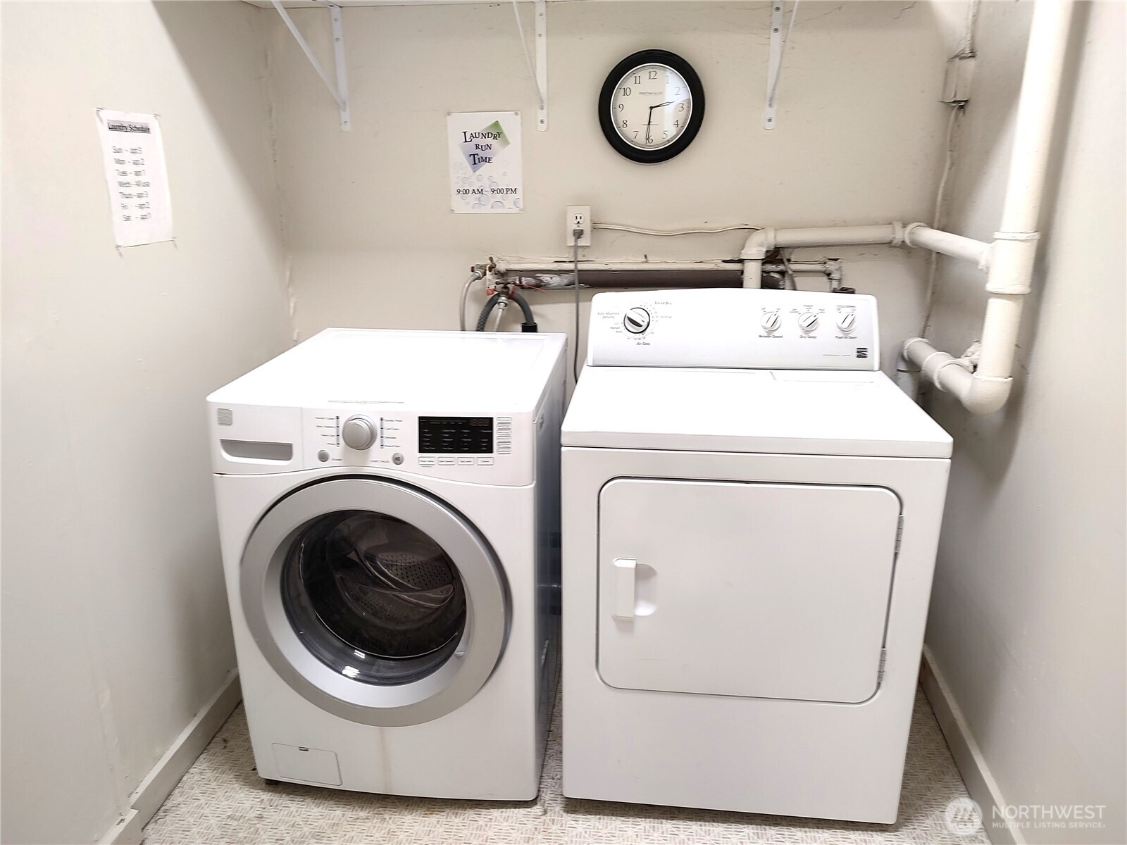 316 North F Street Aberdeen, WA 98520 - Photo 16 of 40 a utility room with dryer and washer
