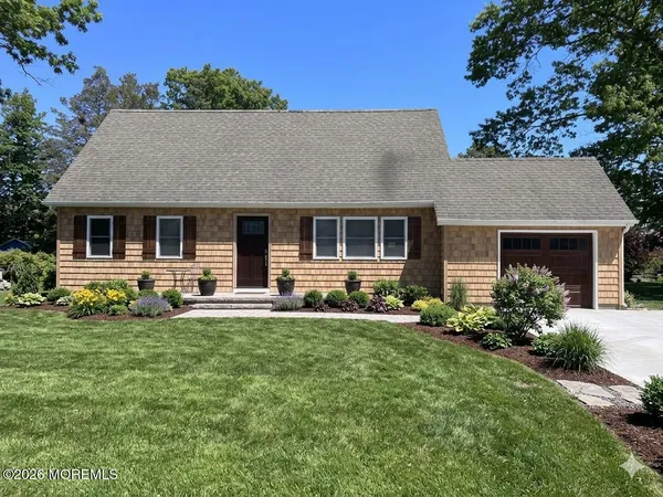 $549,900 | 122 Oakwood Place, Forked River, NJ 08731
