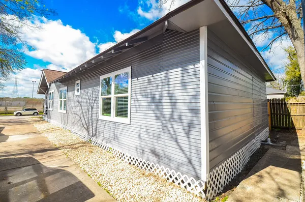 $2,150 | 4333 Harby Street, Houston, TX 77023