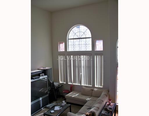 1700 Flat Ridge Road Henderson, NV 89014 - Photo 3 of 16 Living Room.