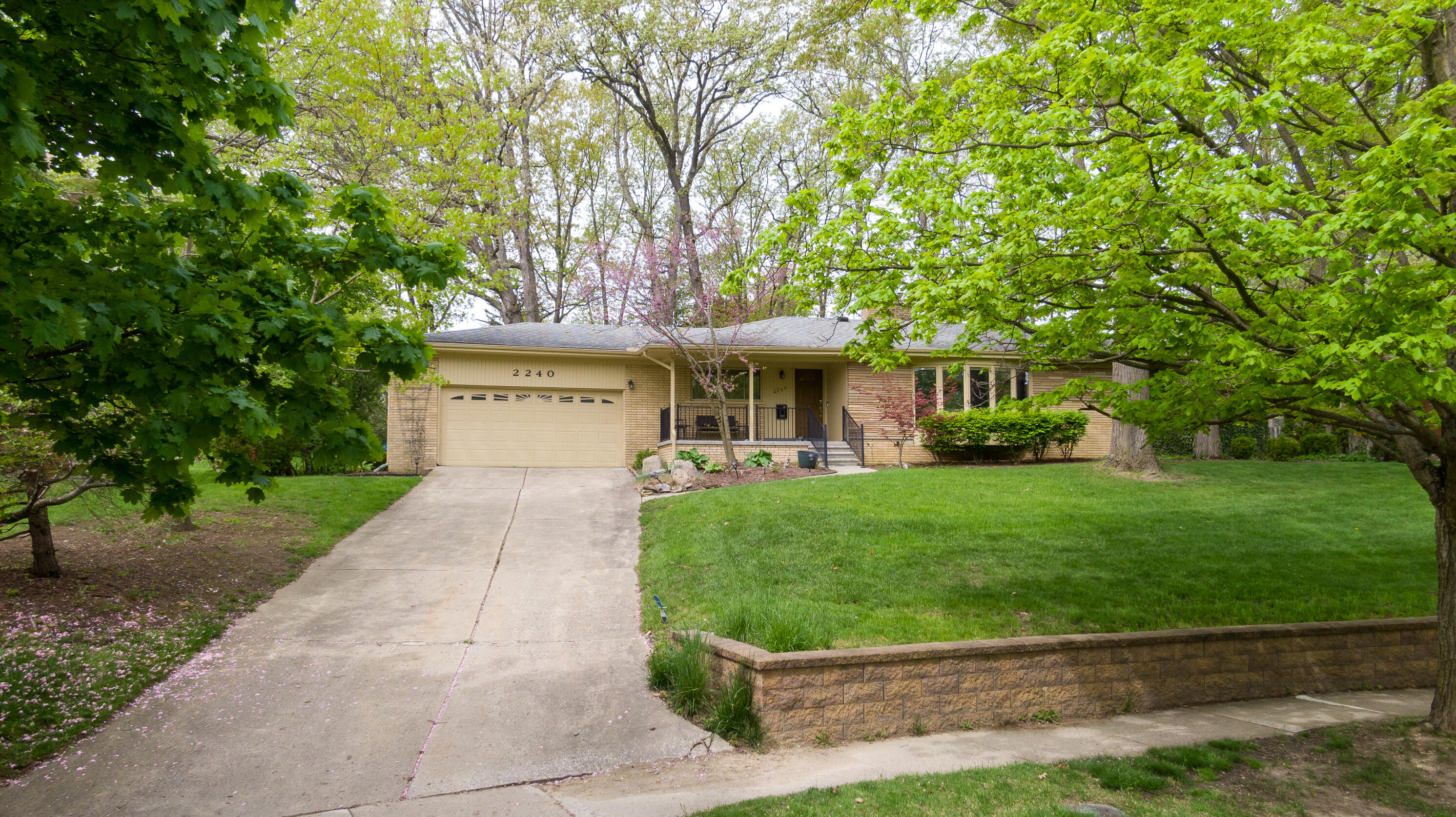 2240 Needham Road Ann Arbor, MI 48104 - Photo 5 of 55 Front