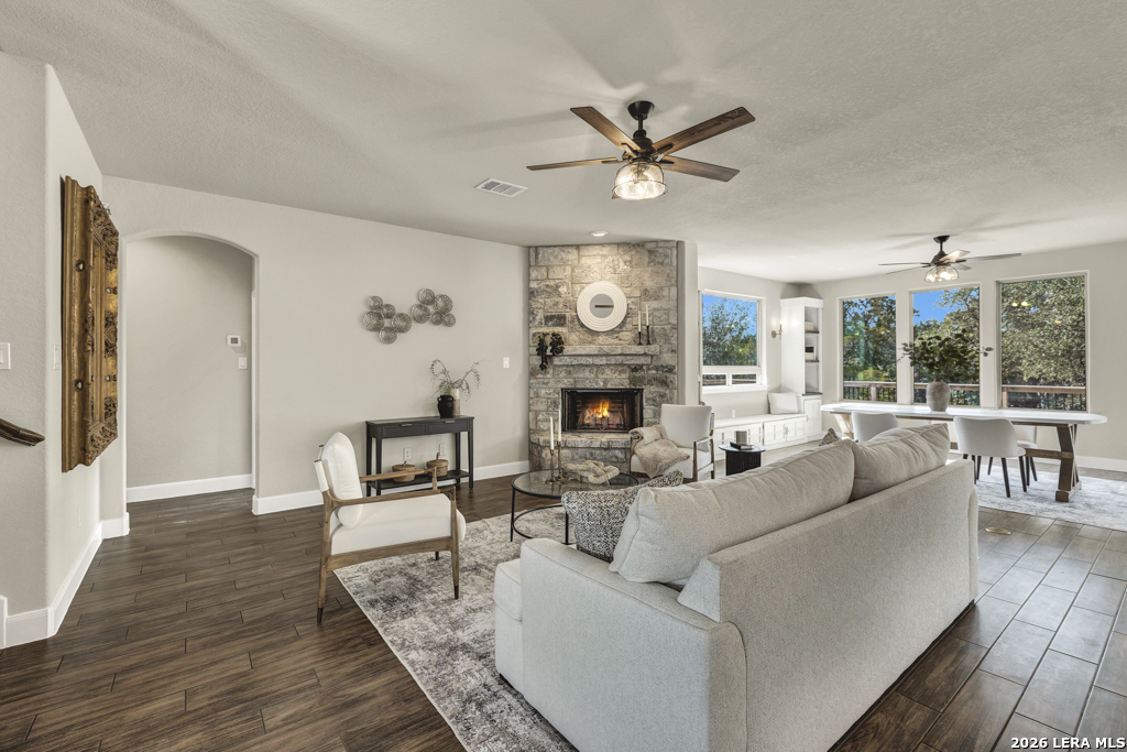 1621 Angolo New Braunfels, TX 78132 - Photo 9 of 46