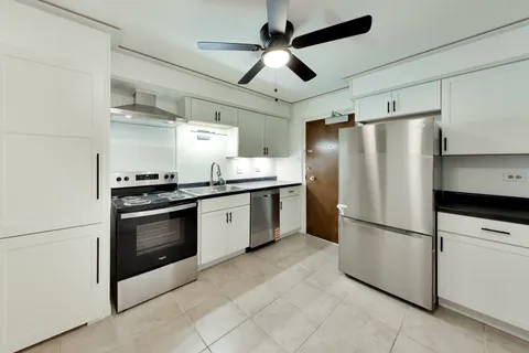 $137,500 | 700 North Bruce Lane, Unit 312, Glenwood, IL 60425