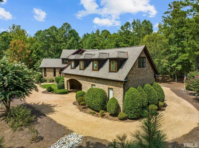 $2,950,000 | 2 American Court, Apex, NC 27523