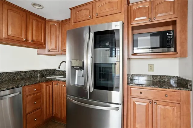 $335,000 | 4409 Carondelet Street, Unit B, New Orleans, LA 70115