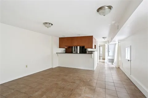 $350,000 | 4409 Carondelet Street, Unit B, New Orleans, LA 70115