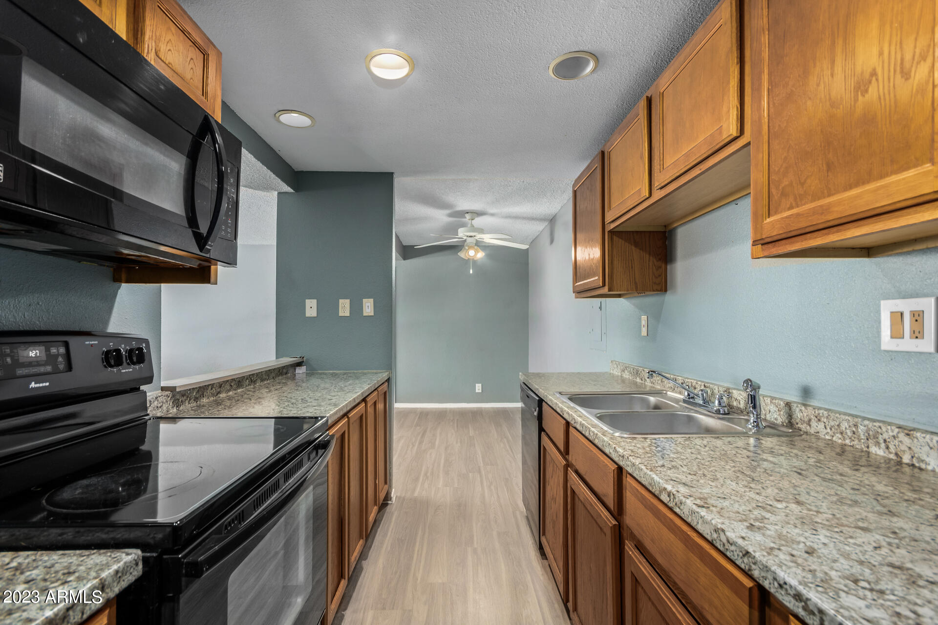 424 West Brown Road, Unit 212 Mesa, AZ 85201 - Photo 13 of 32 13 - Brown