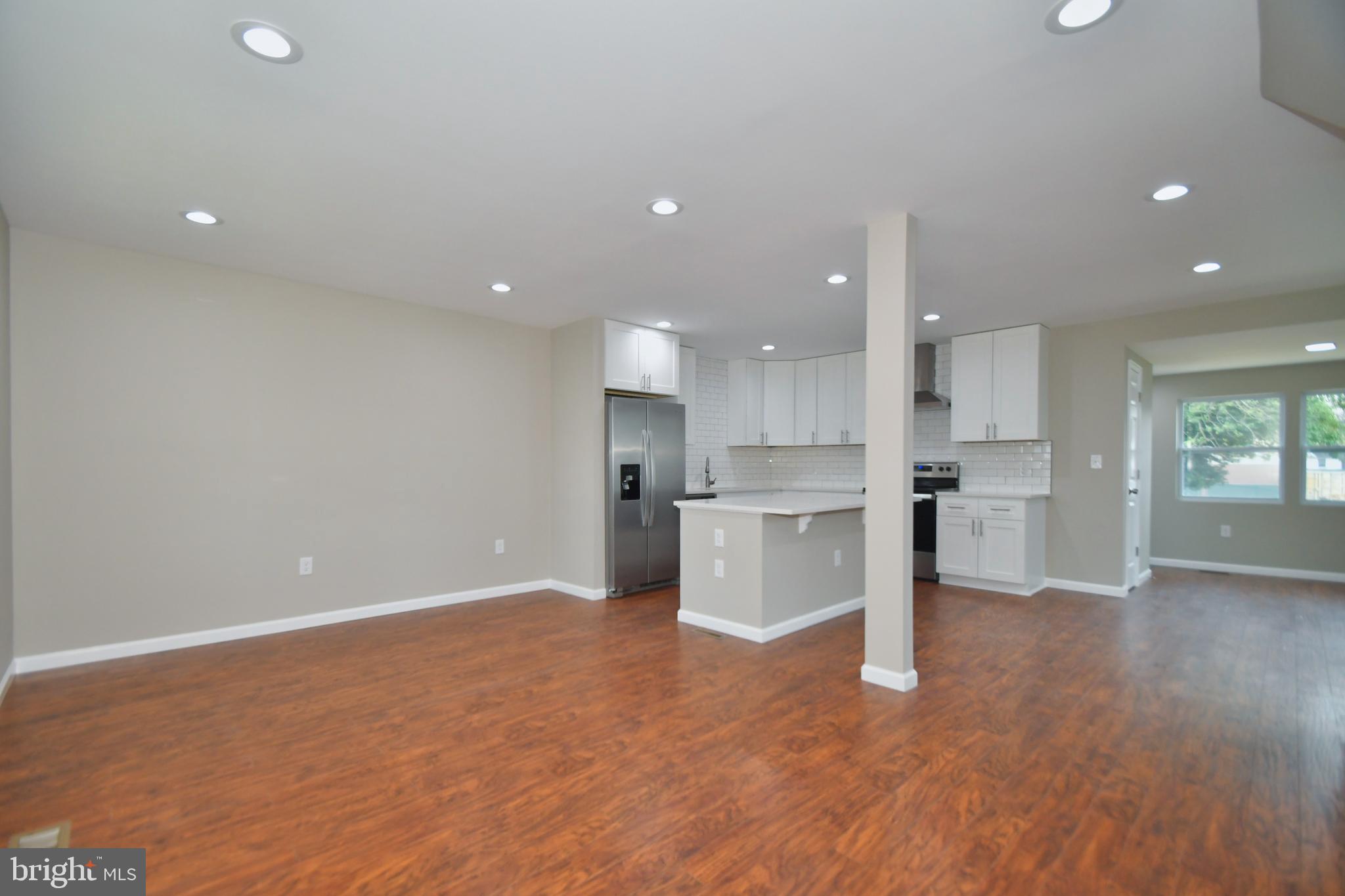 3003 Wells Avenue Sparrows Point, MD 21219 - Photo 11 of 25 Living Room