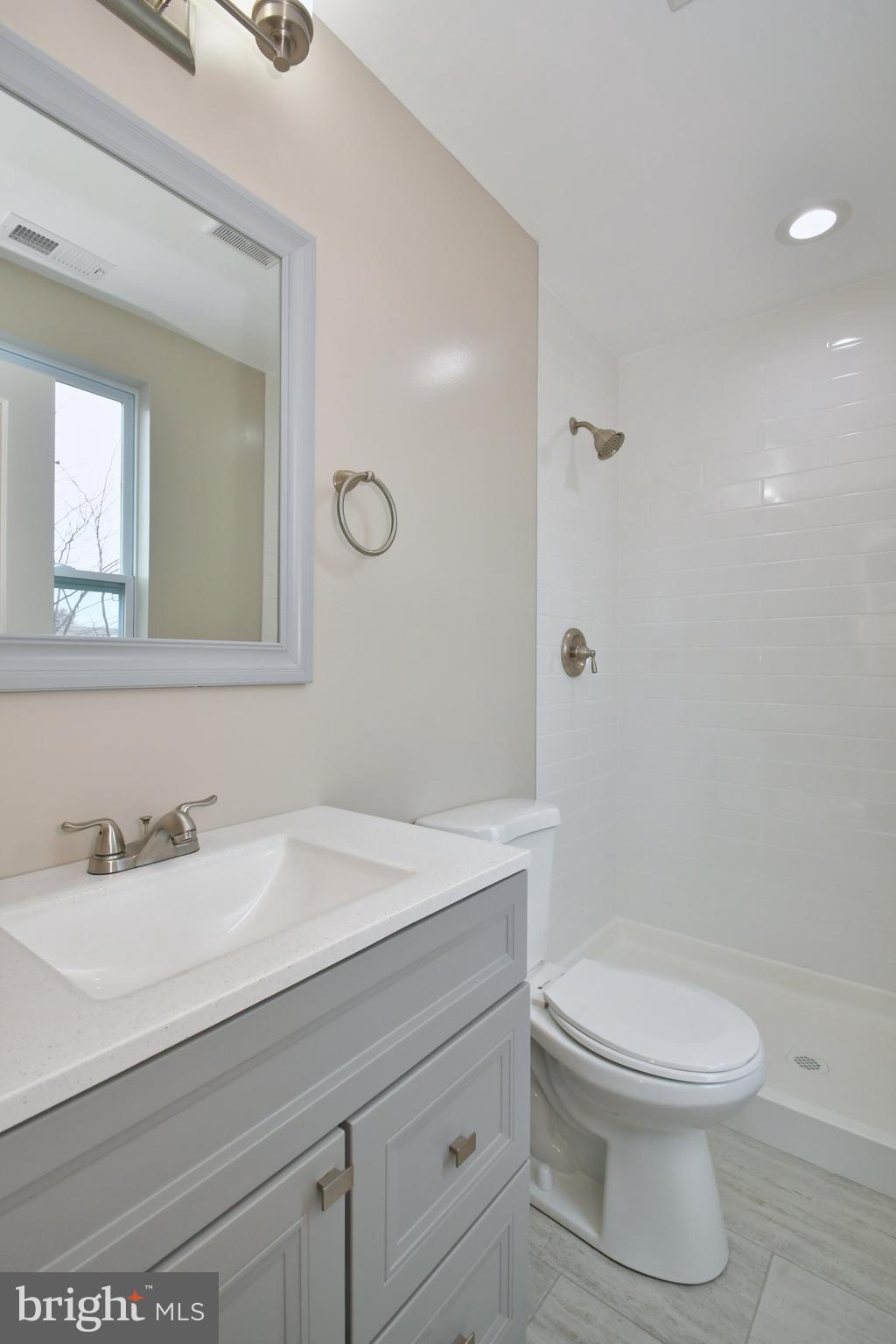 3003 Wells Avenue Sparrows Point, MD 21219 - Photo 18 of 25 Master Bath