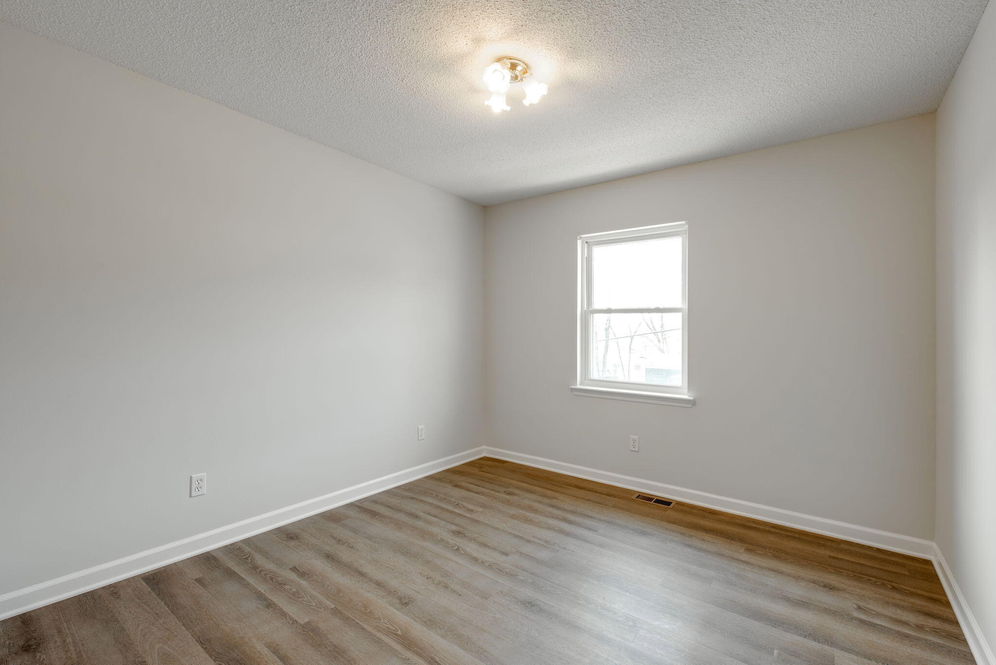 1173 Boy Scout Road Hixson, TN 37343 - Photo 23 of 45 Secondary Bedroom