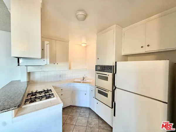 $2,300 | 127 Loma Vista Street, Unit 4, El Segundo, CA 90245