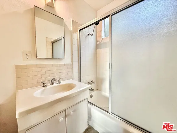 $2,300 | 127 Loma Vista Street, Unit 4, El Segundo, CA 90245