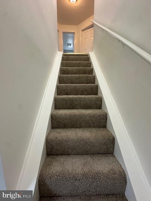 2510 Weisman Road Silver Spring, MD 20902 - Photo 5 of 9 Landing