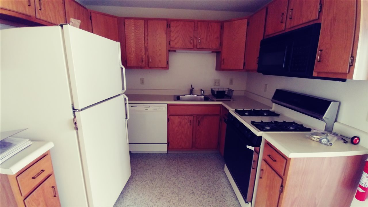 8 Pine Brook Lane, Unit D8 Springfield, VT 05150 - Photo 5 of 15 Gallery Image 5