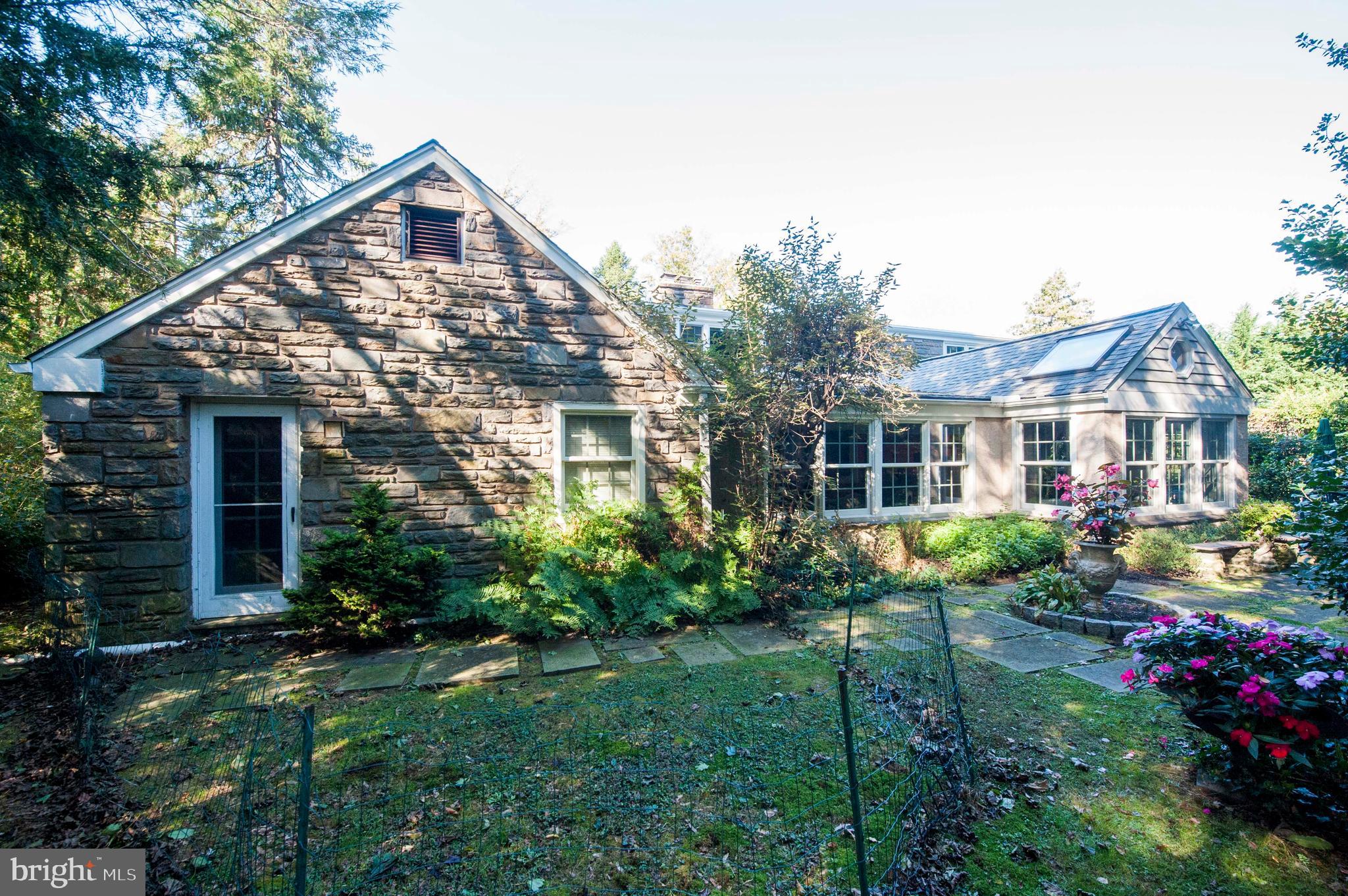 725 Knox Road Villanova, PA 19085 - Photo 2 of 23