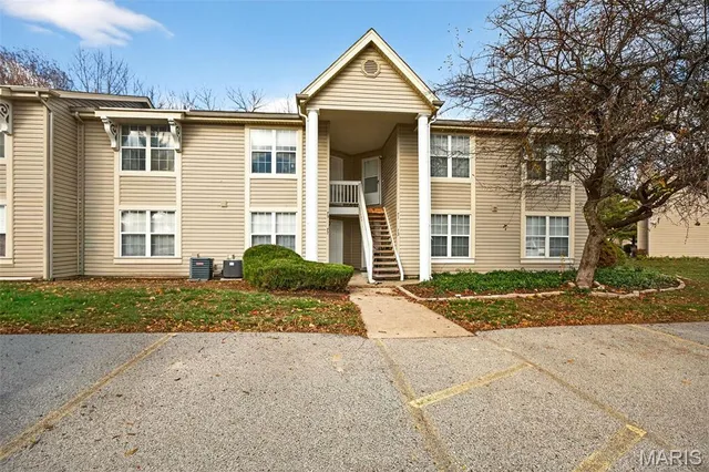 $155,000 | 75 Sugar Glen Court, Unit 7, St. Peters, MO 63376