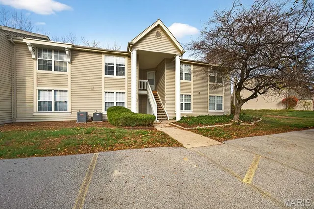$155,000 | 75 Sugar Glen Court, Unit 7, St. Peters, MO 63376
