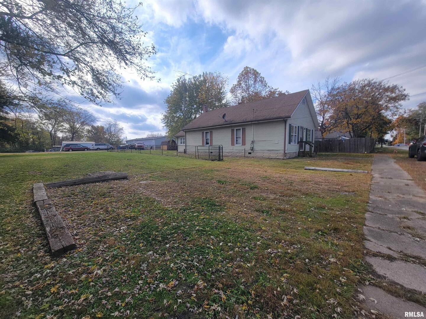 306 Vogel Avenue Dowell, IL 62832 - Photo 2 of 14