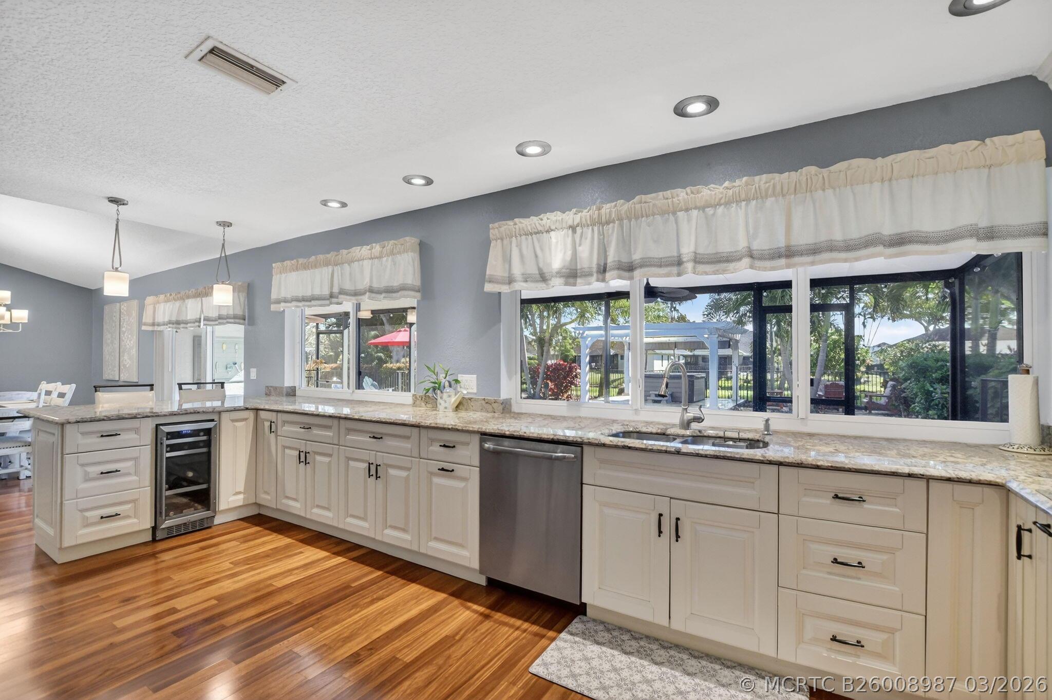 18298 102nd Way South Boca Raton, FL 33498 - Photo 10 of 54 57623710-1E04-4676-8CB4-209EF58B6800