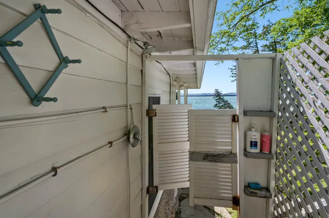 $1,100,000 | 335 West Shore Road, South Hero, VT 05486