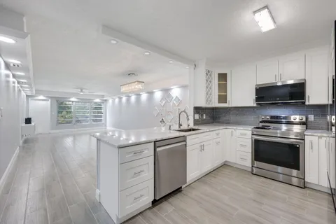 $399,000 | 9305 Flynn Circle, Unit 8, Boca Raton, FL 33496