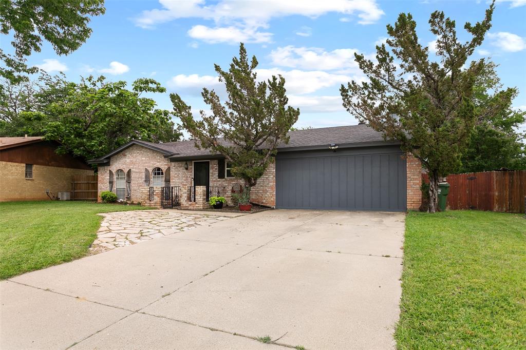 6608 Mccoy Court Watauga, TX 76148 - Photo 2 of 26