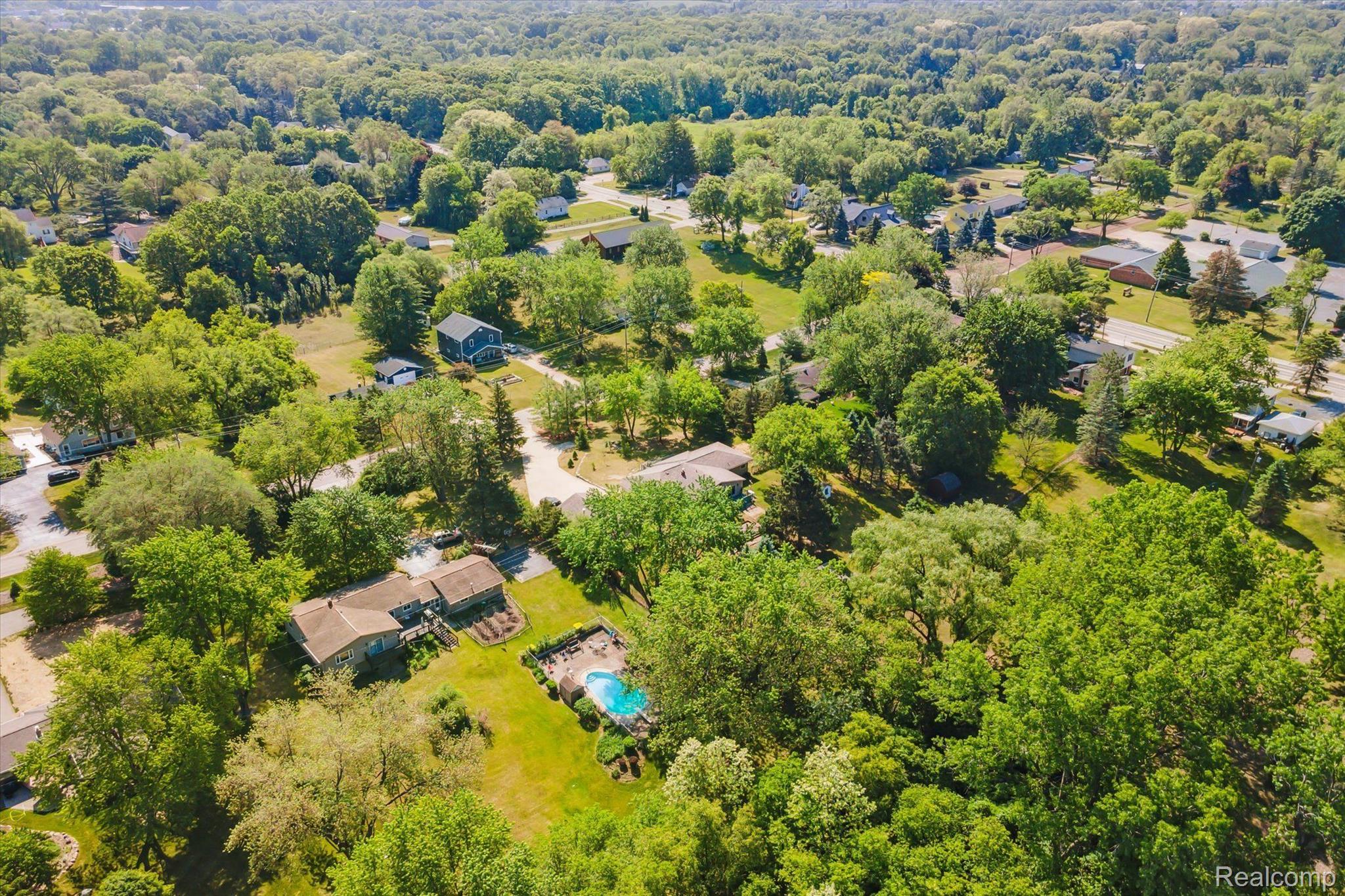 956 Hemingway Road Lake Orion, MI 48362 - Photo 12 of 70 Gallery Image 12